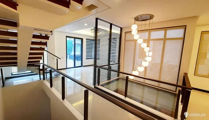Luxurious 3BR House in Prime Taguig, Metro Manila
