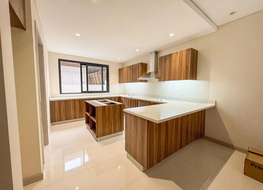 Luxe 4BR Townhouse in Prime San Juan, Metro Manila