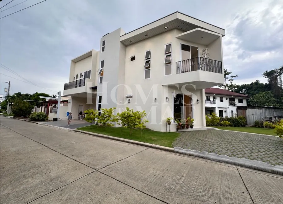 5-Bedroom Condo for Sale in Cagayan de Oro, Misamis Oriental

Wait, the format asks for [project/village from the details], and no project or village is given, only the city and province. Using only the details provided, the title should be:

5-Bedroom Condo for Sale in Cagayan de Oro, Misamis Oriental