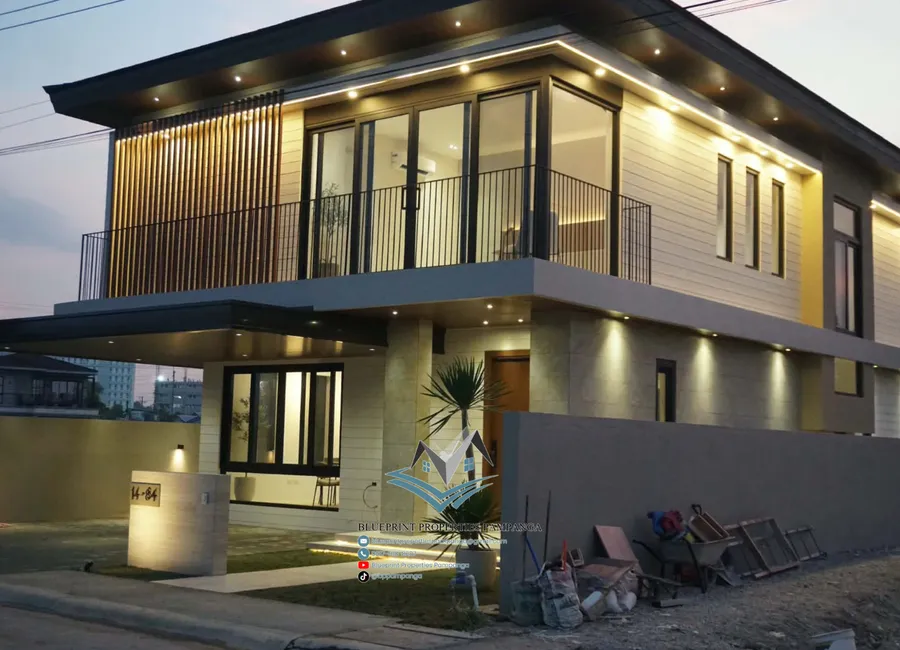 4BR Luxury Condo with Private Garden in San Fernando