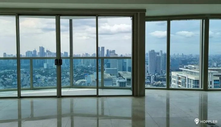 Grand Hyatt Manila Residences