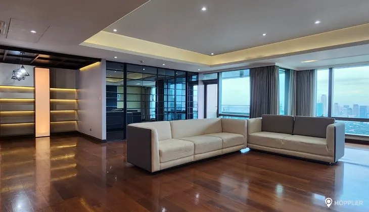 Luxury 3BR Condo with Panoramic City Views in Taguig
