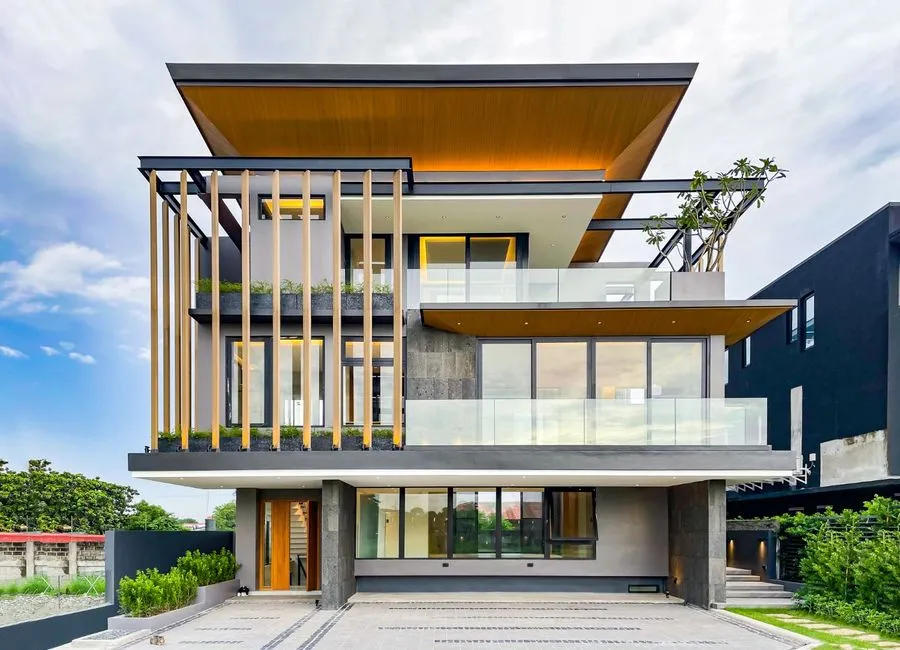 Luxurious 5BR House in Las Piñas, Southern Manila's Premier Address