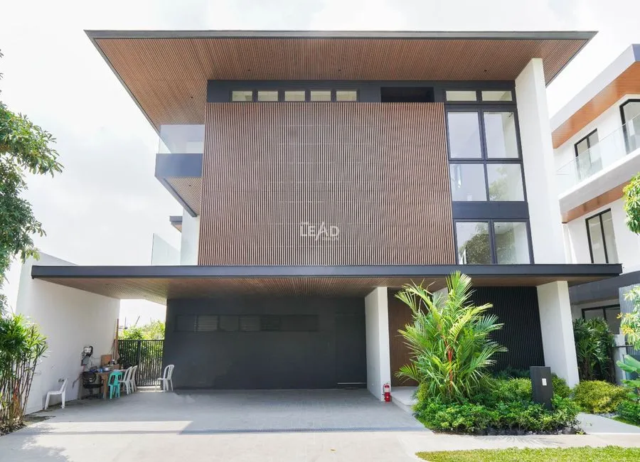 Luxurious 4BR House and Lot in Las Piñas, Prime Location
