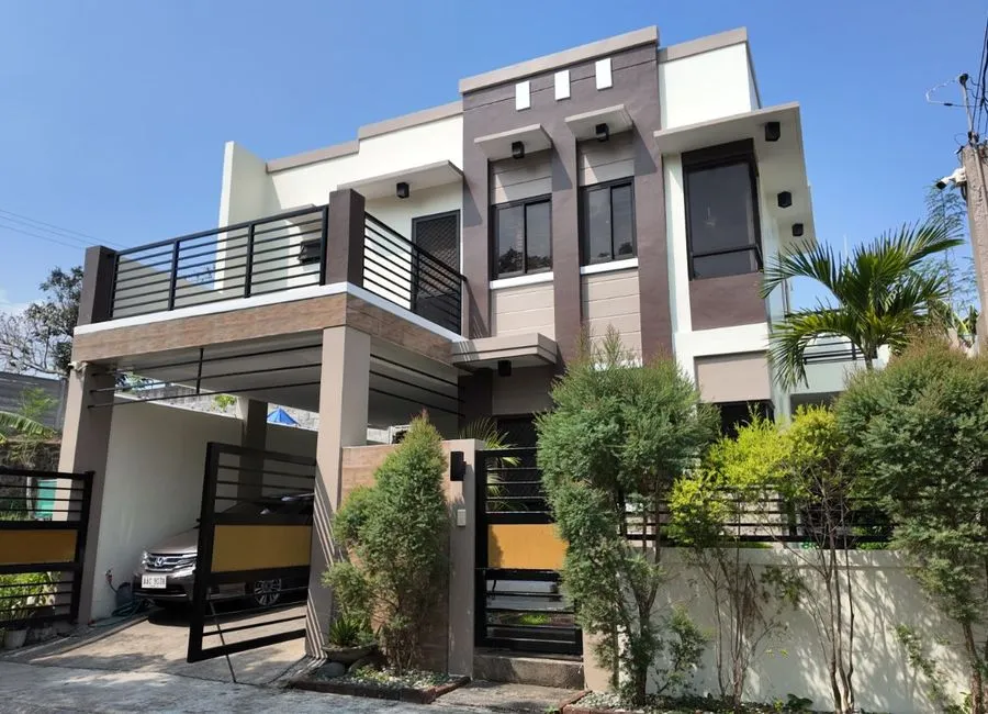 Elegant 3BR House with Equal Land in Dasmariñas