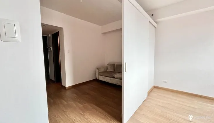 1BR Condo in Prime Makati Business District